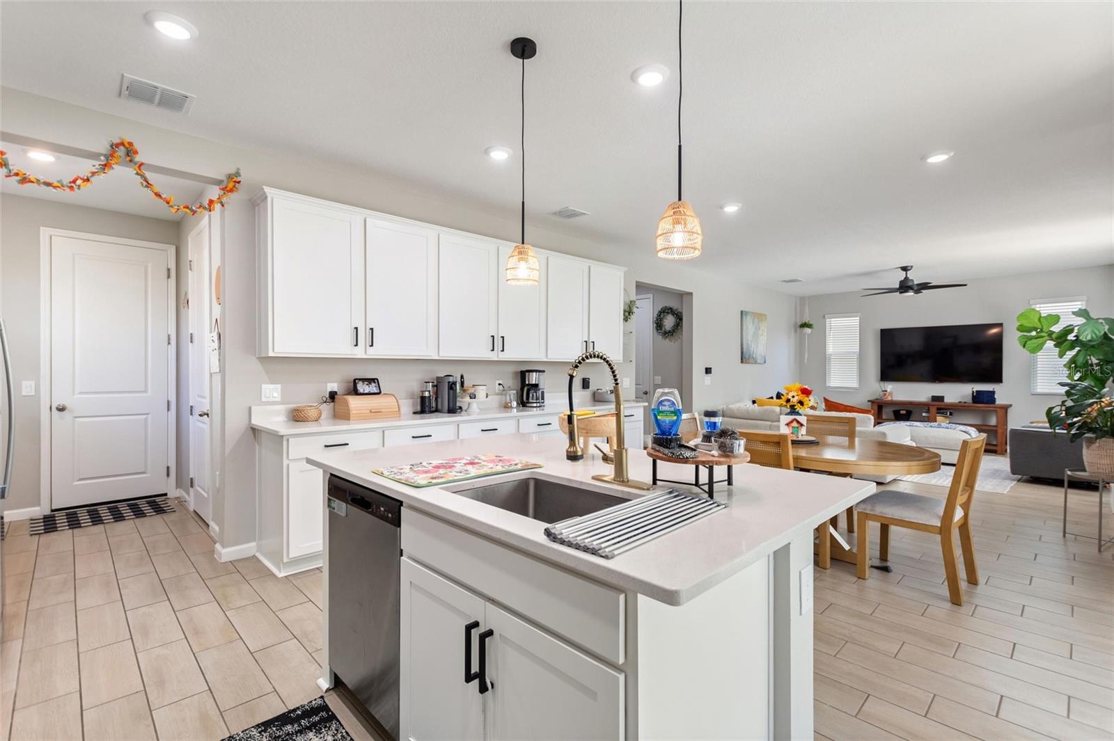 Image 23 of 75 For 2994 Gavin Sky Drive