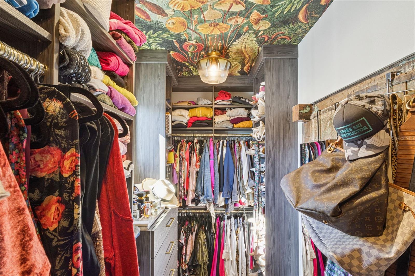 Image 23 of 39 For 1127 Celadon Street