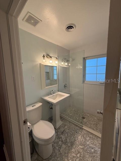 Image 15 of 25 For 736 Essex Place