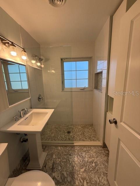 Image 16 of 25 For 736 Essex Place