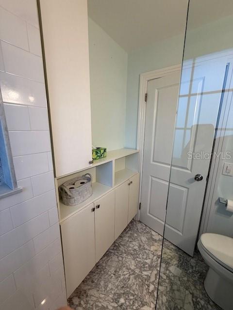 Image 18 of 25 For 736 Essex Place