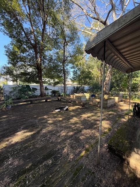 Image 21 of 25 For 736 Essex Place