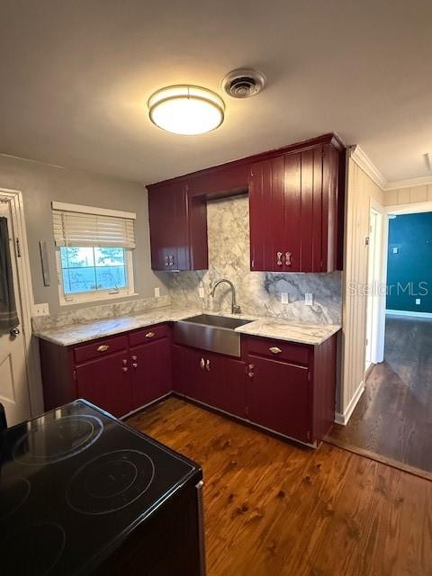 Image 7 of 25 For 736 Essex Place