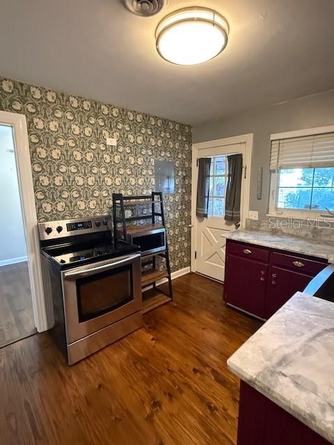 Image 8 of 25 For 736 Essex Place