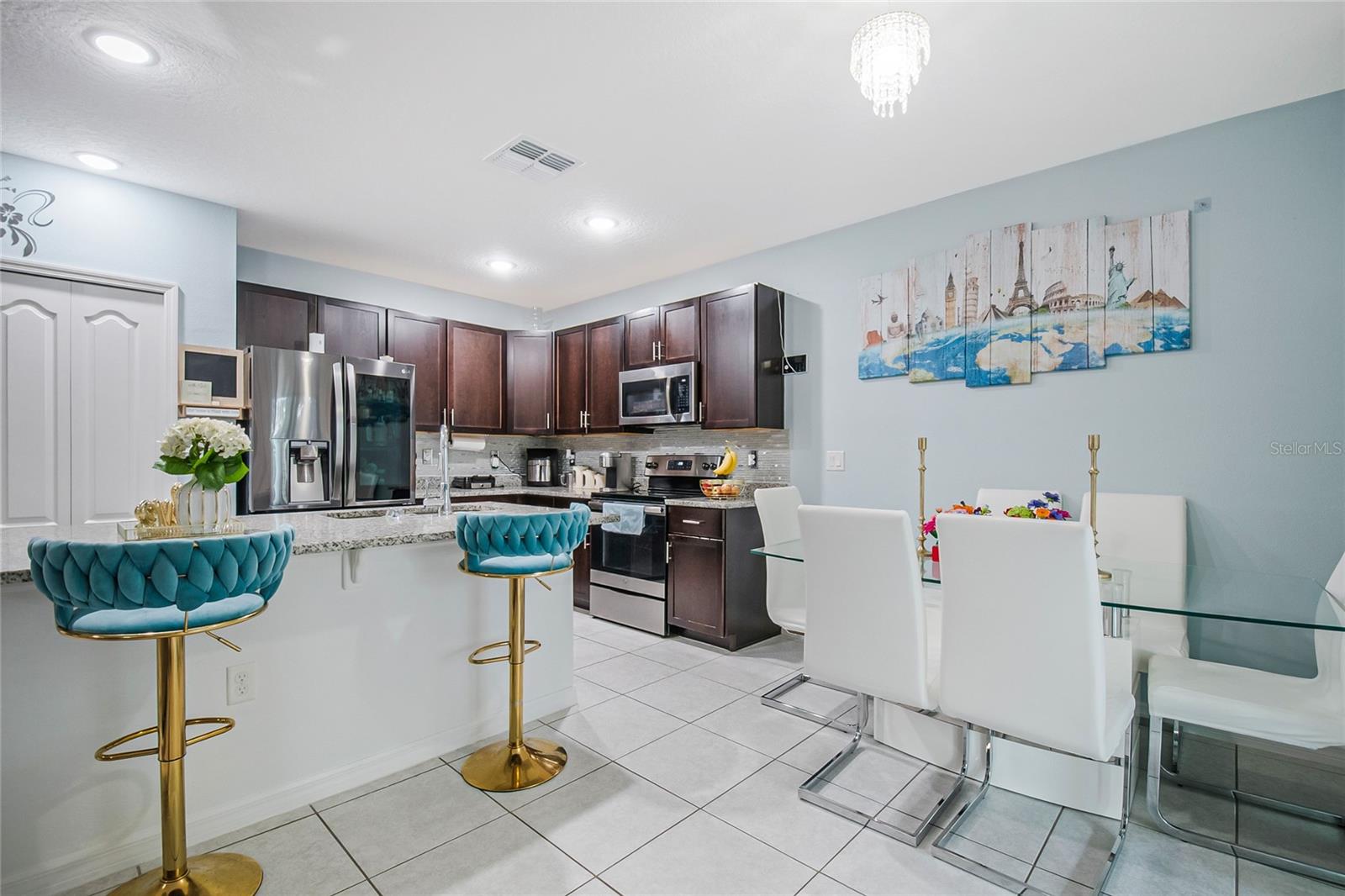 Image 10 of 43 For 328 Hibiscus Drive