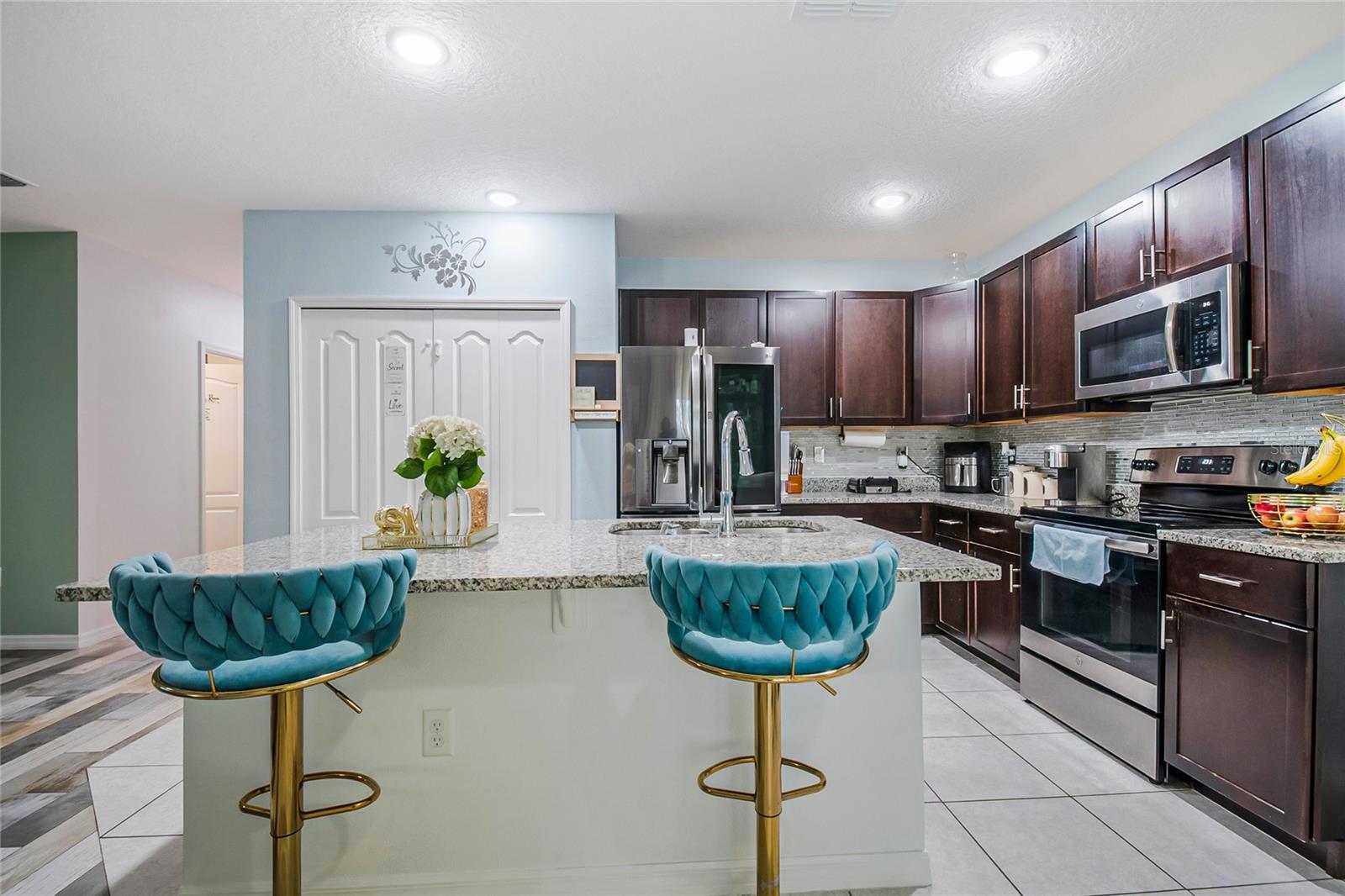 Image 11 of 43 For 328 Hibiscus Drive