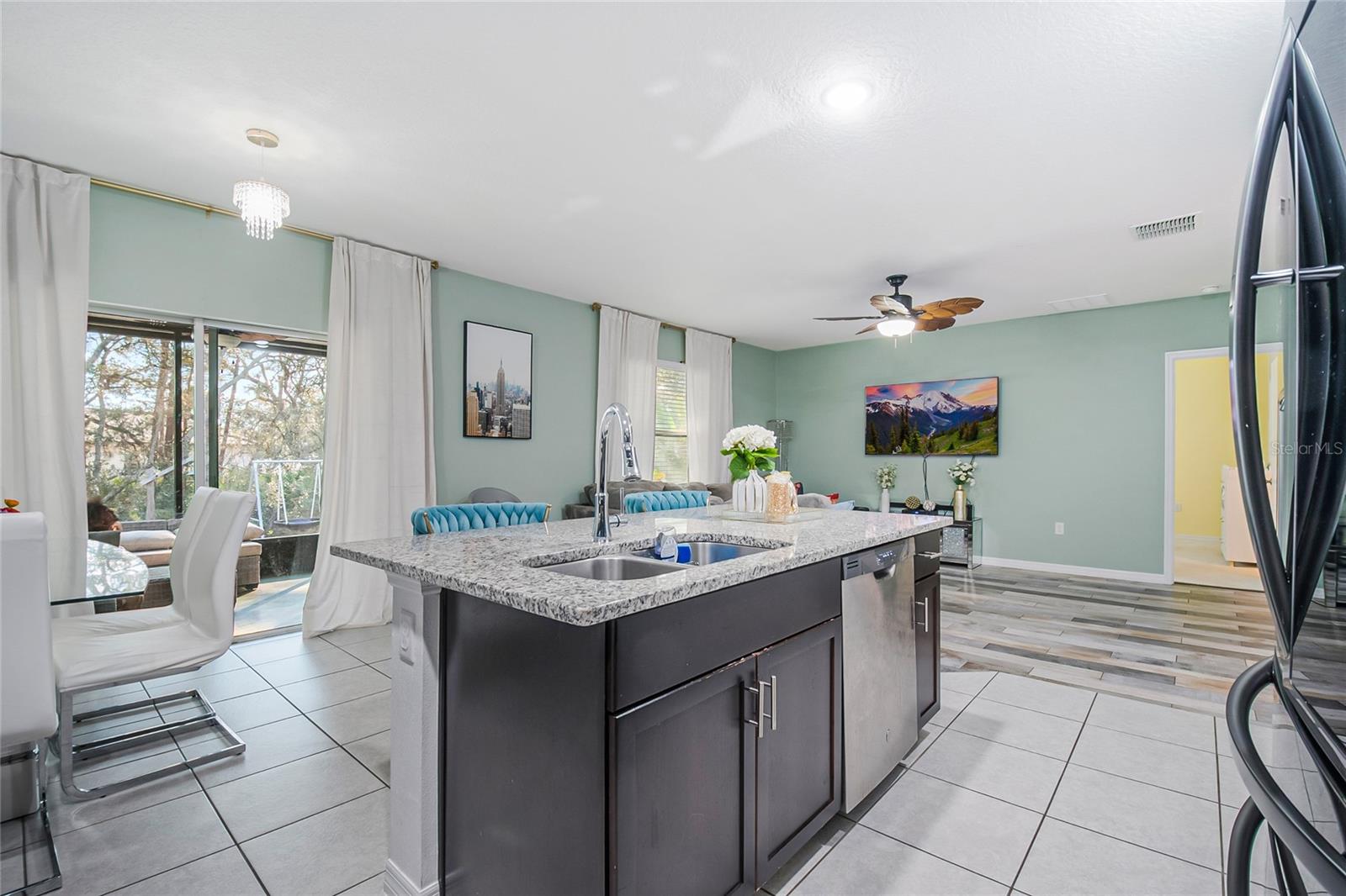 Image 12 of 43 For 328 Hibiscus Drive