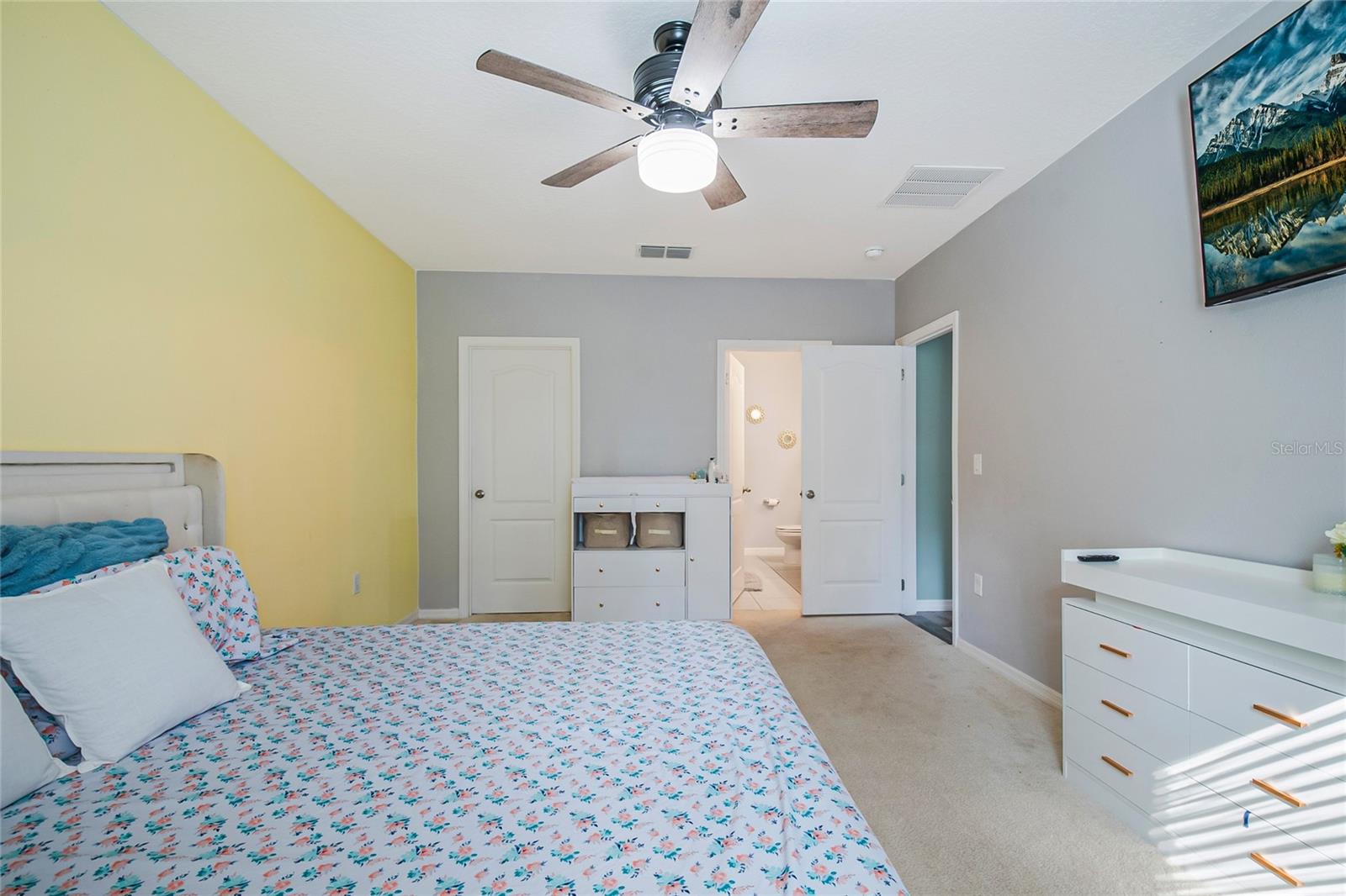 Image 26 of 43 For 328 Hibiscus Drive