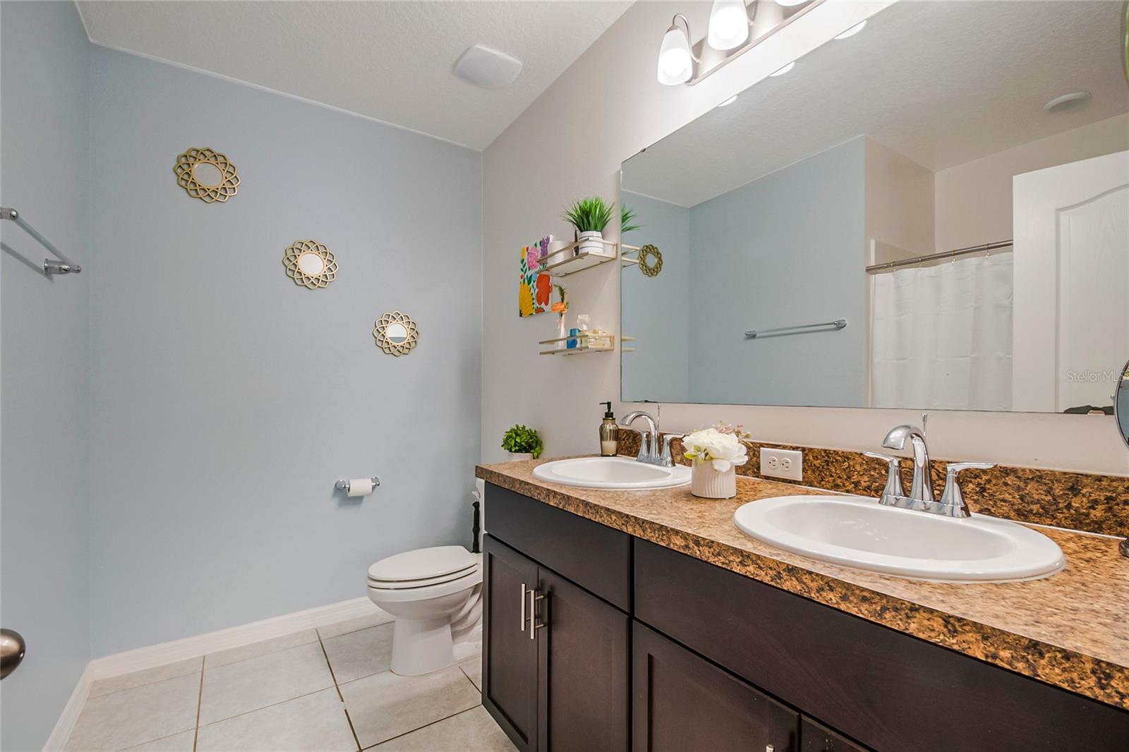 Image 28 of 43 For 328 Hibiscus Drive