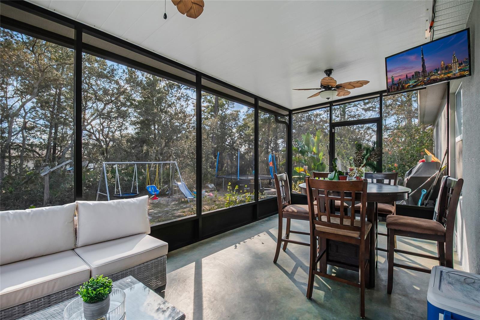 Image 32 of 43 For 328 Hibiscus Drive