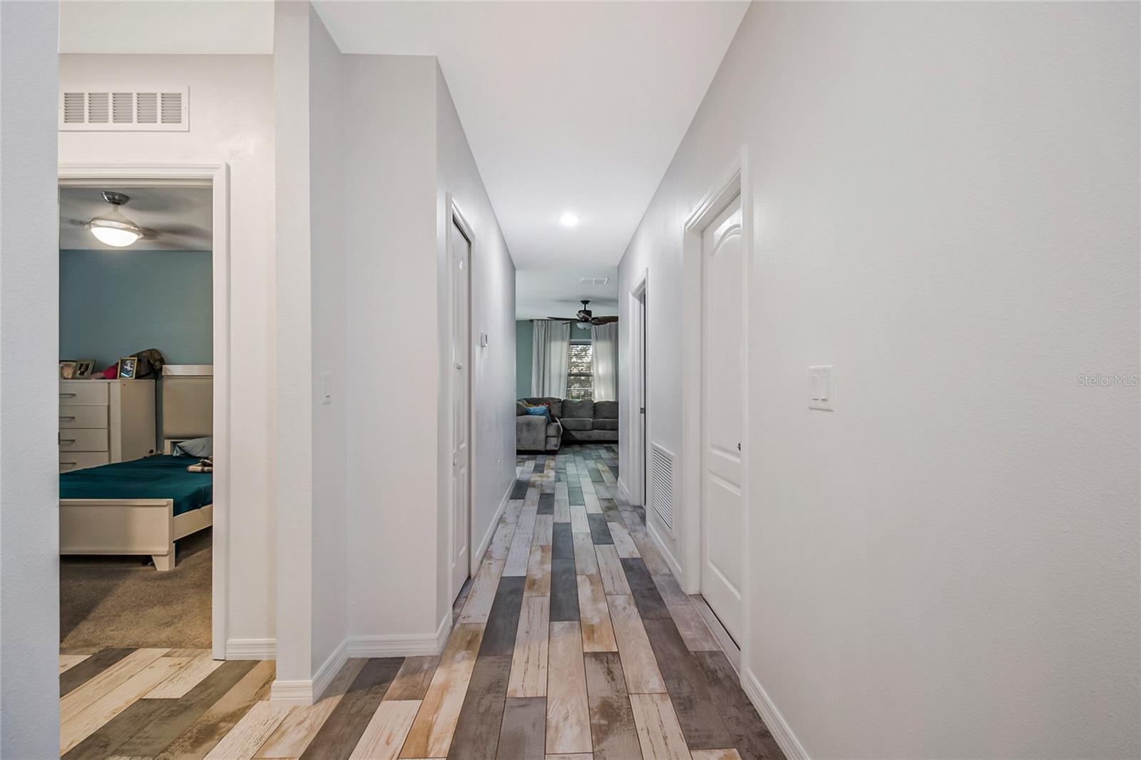 Image 4 of 43 For 328 Hibiscus Drive