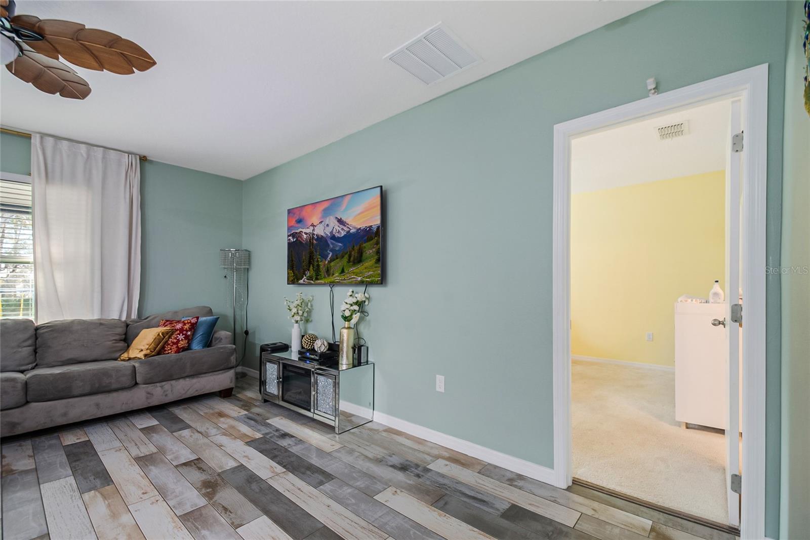 Image 7 of 43 For 328 Hibiscus Drive