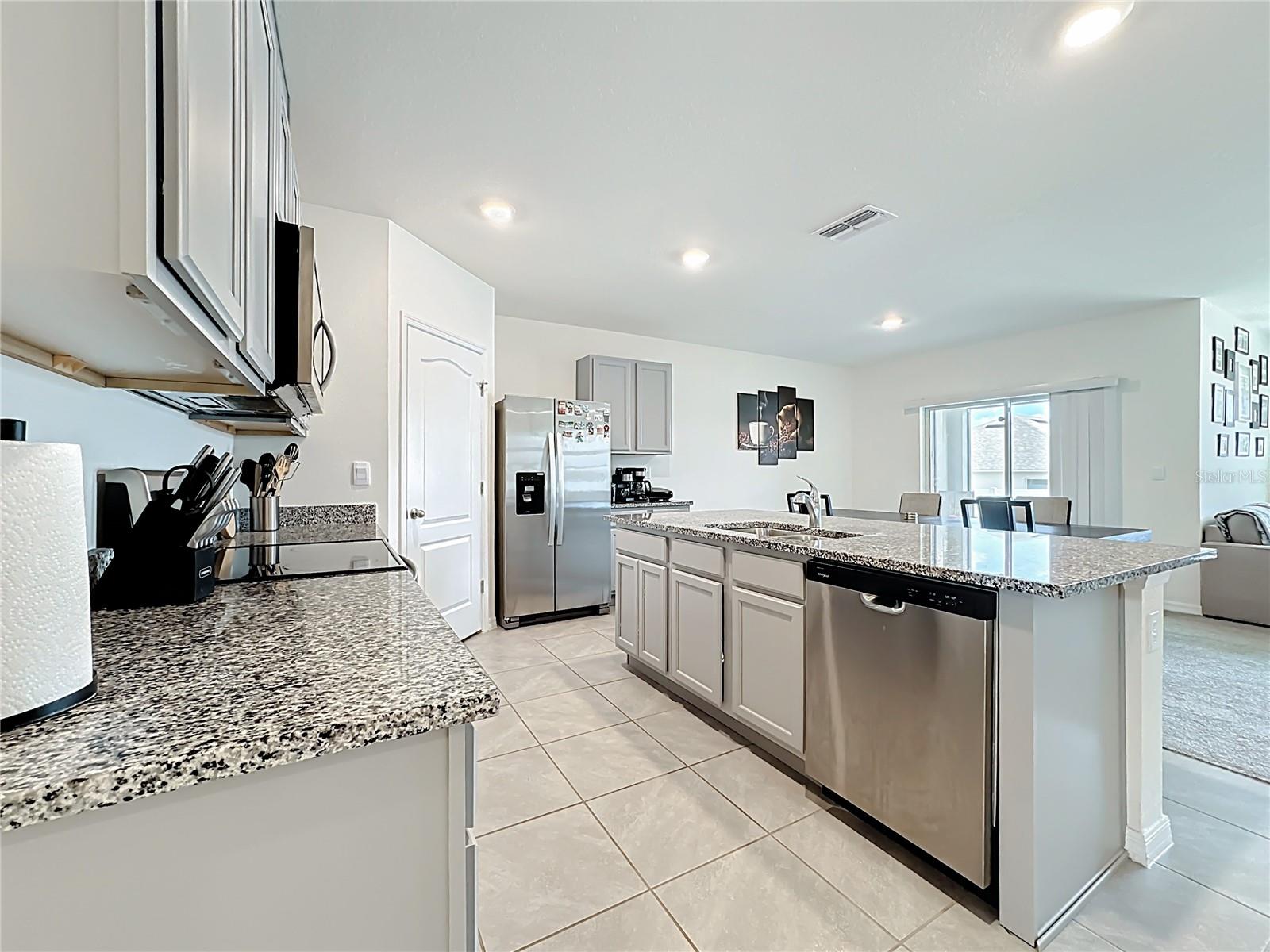 Image 4 of 53 For 1519 Wax Myrtle Way