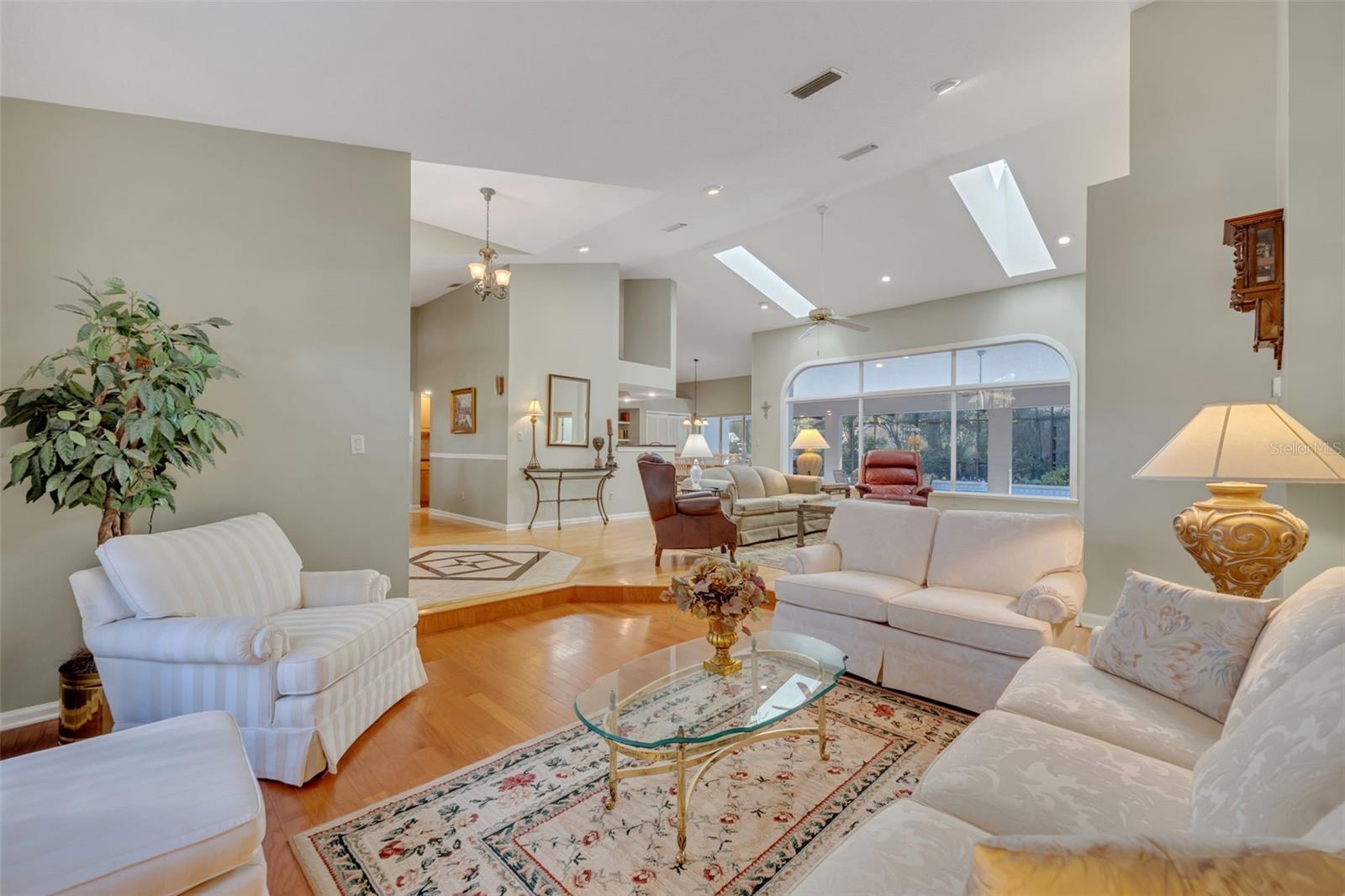 Image 13 of 68 For 3811 Watercrest Drive