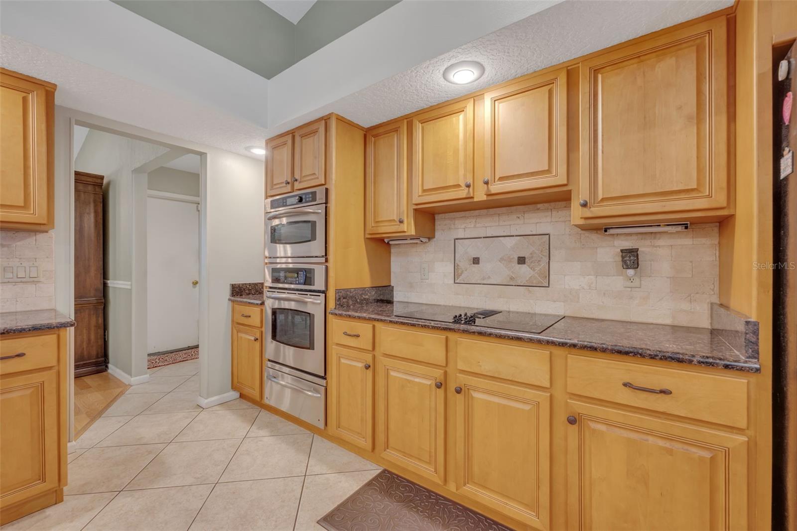 Image 18 of 68 For 3811 Watercrest Drive