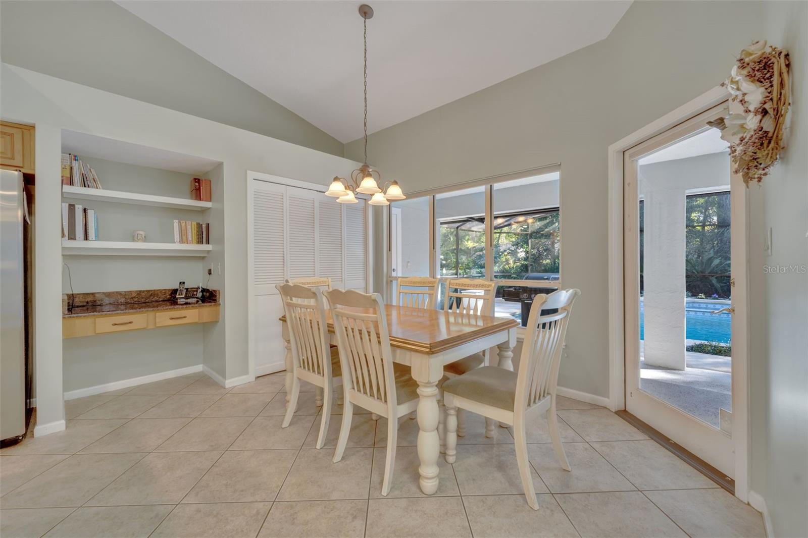 Image 21 of 68 For 3811 Watercrest Drive