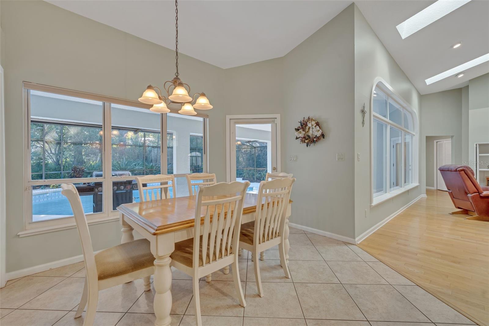 Image 22 of 68 For 3811 Watercrest Drive