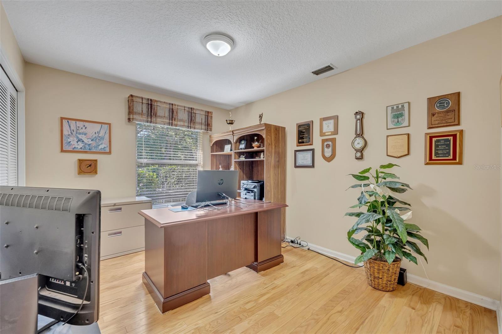 Image 29 of 68 For 3811 Watercrest Drive