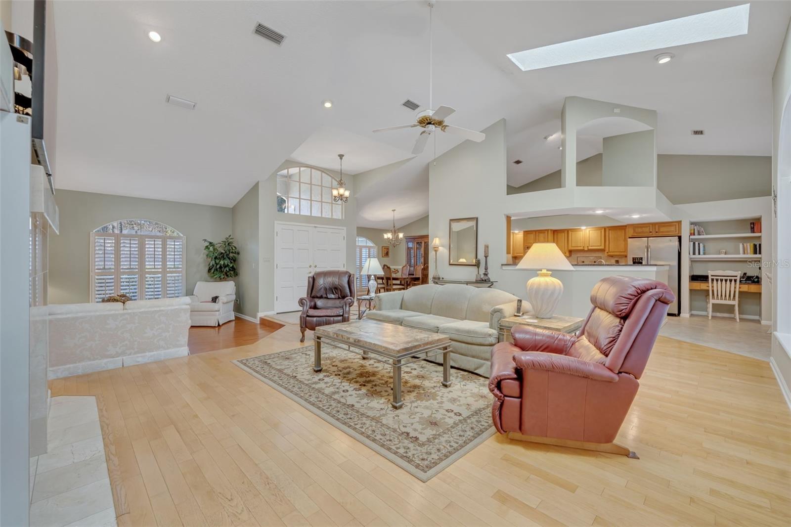 Image 9 of 68 For 3811 Watercrest Drive