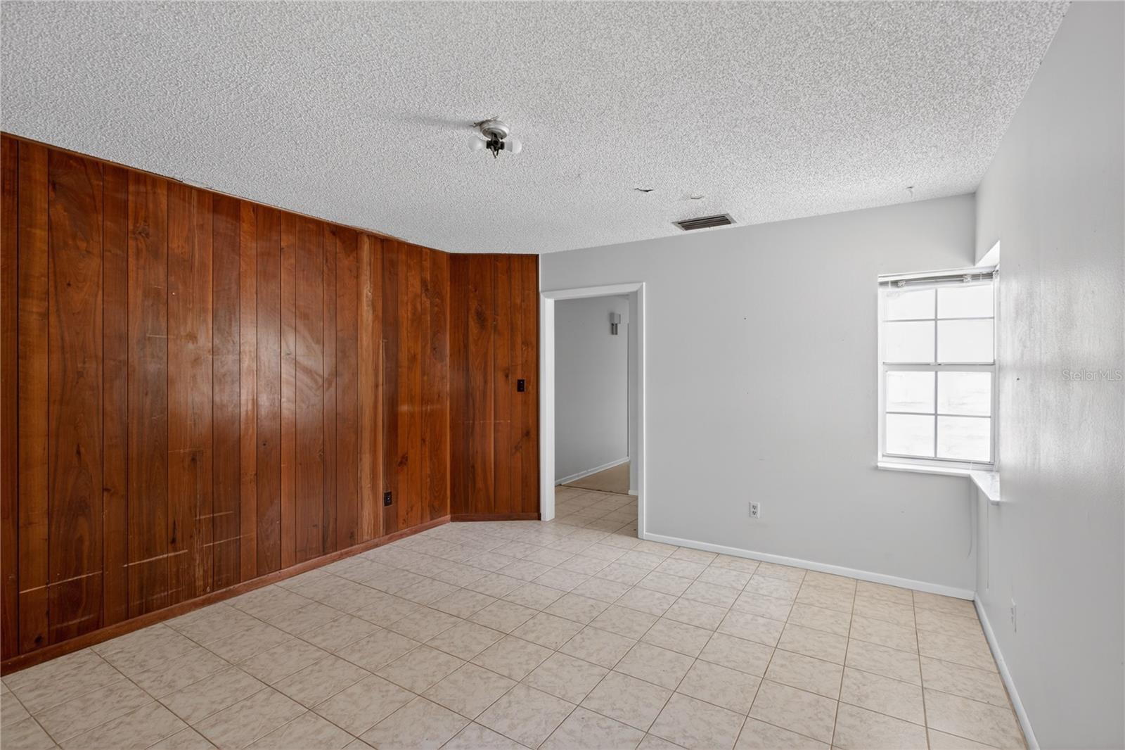 Image 14 of 43 For 2833 Prince John Road