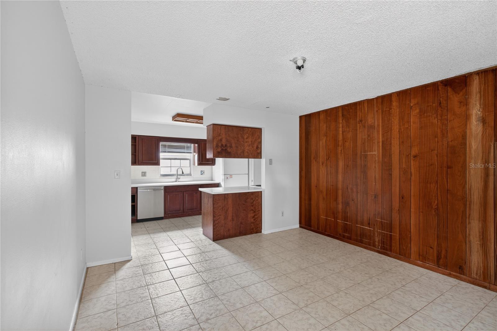 Image 21 of 43 For 2833 Prince John Road