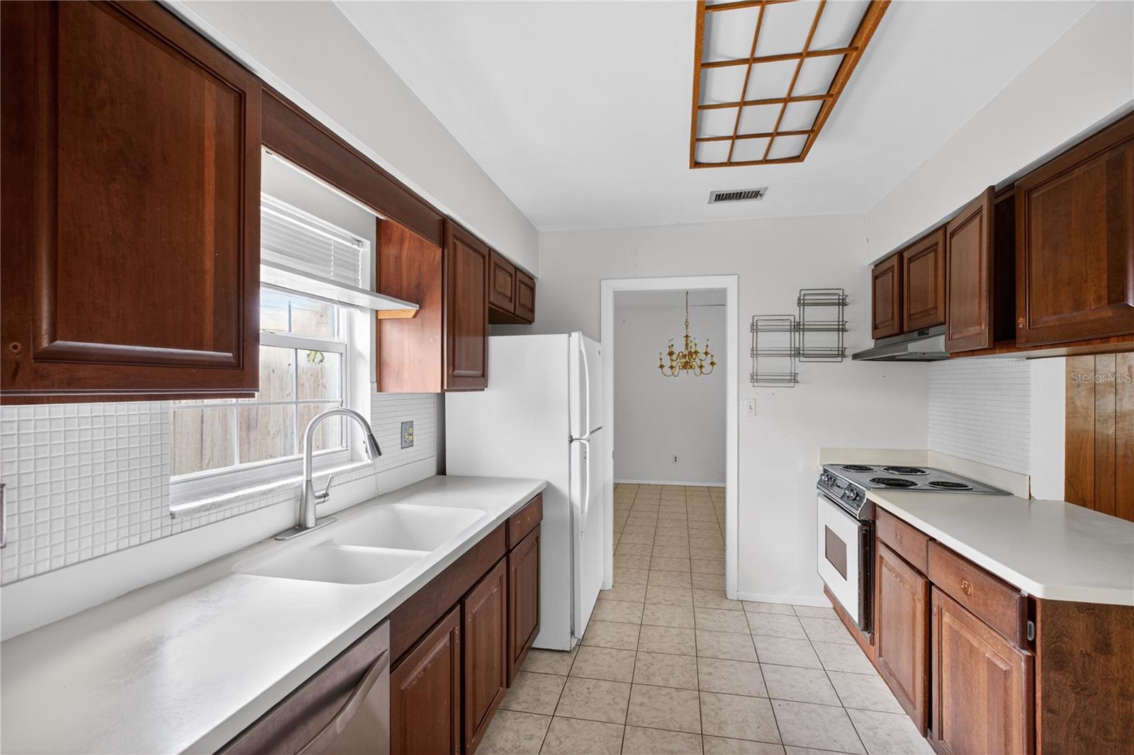 Image 5 of 43 For 2833 Prince John Road