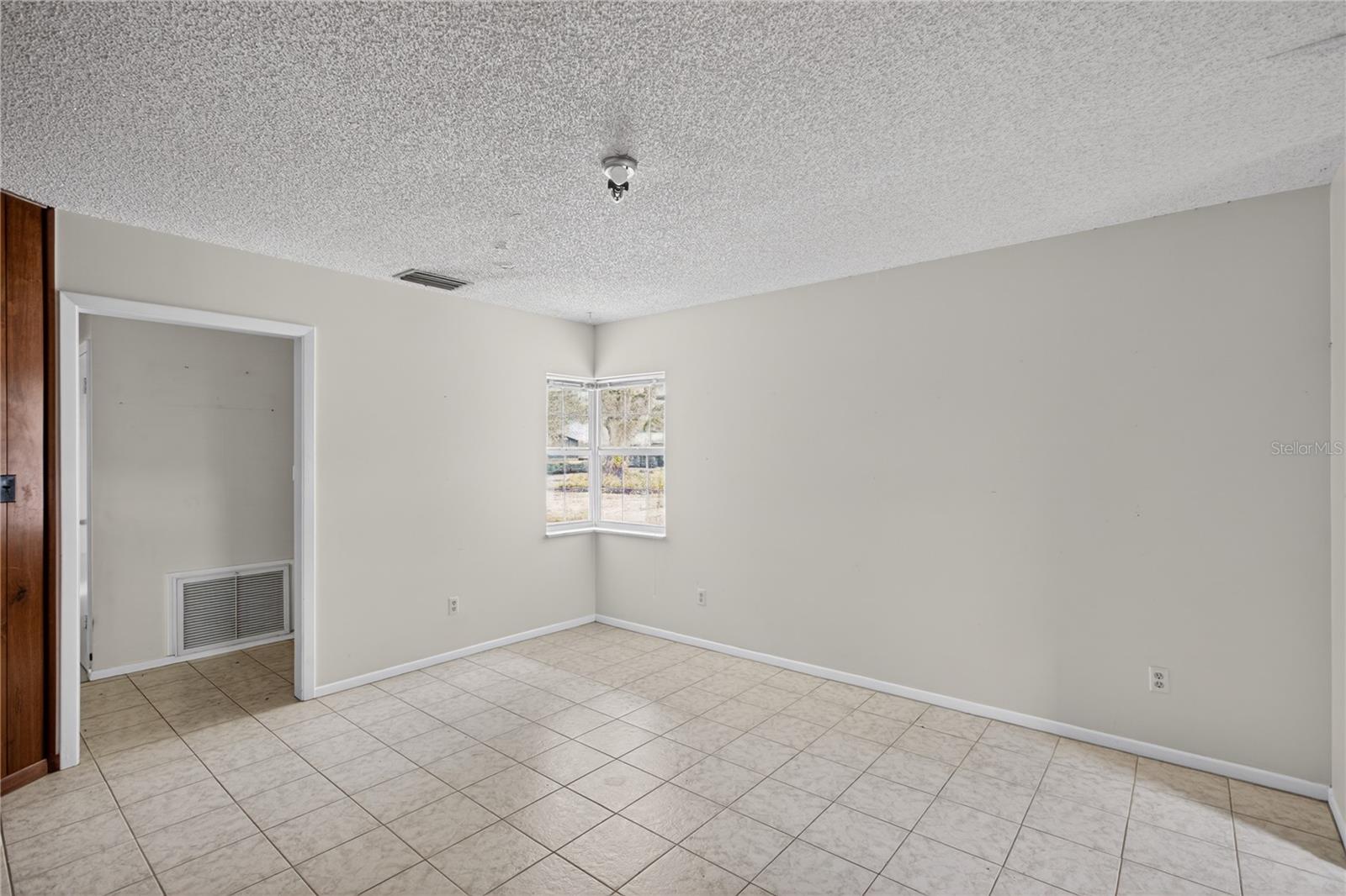 Image 8 of 43 For 2833 Prince John Road