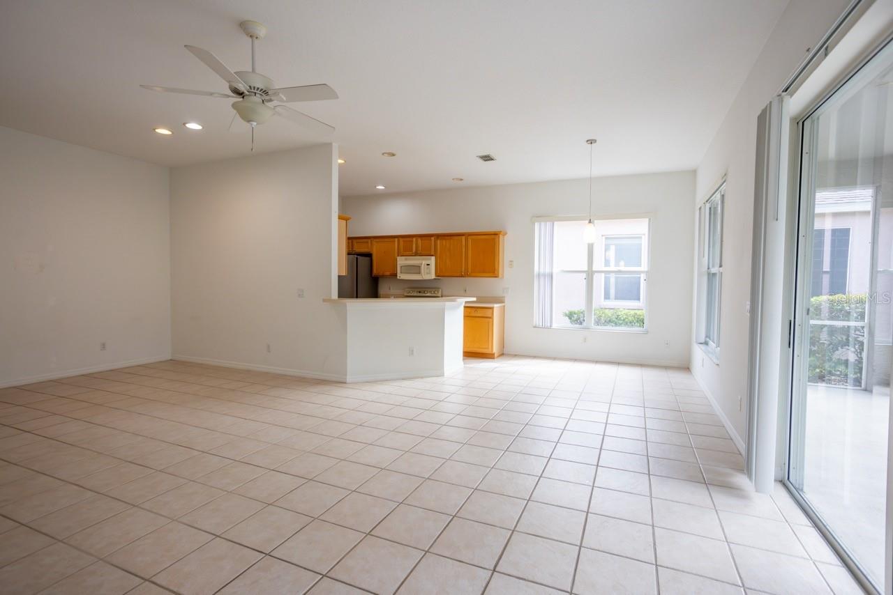 Image 5 of 25 For 985 Ridgemount Place
