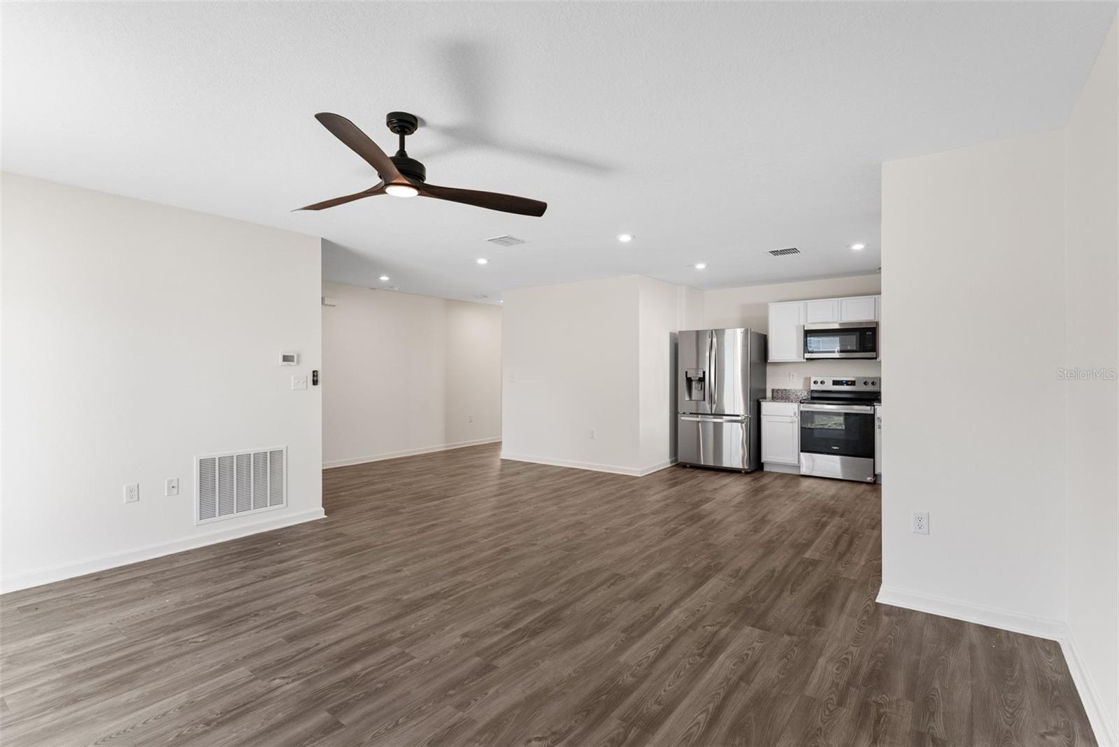 Image 10 of 38 For 2059 Kentucky Road