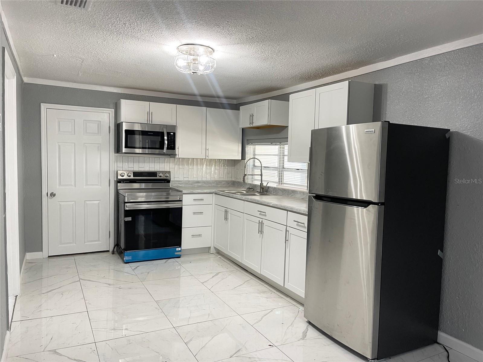 Image 5 of 36 For 630 Nashua Avenue