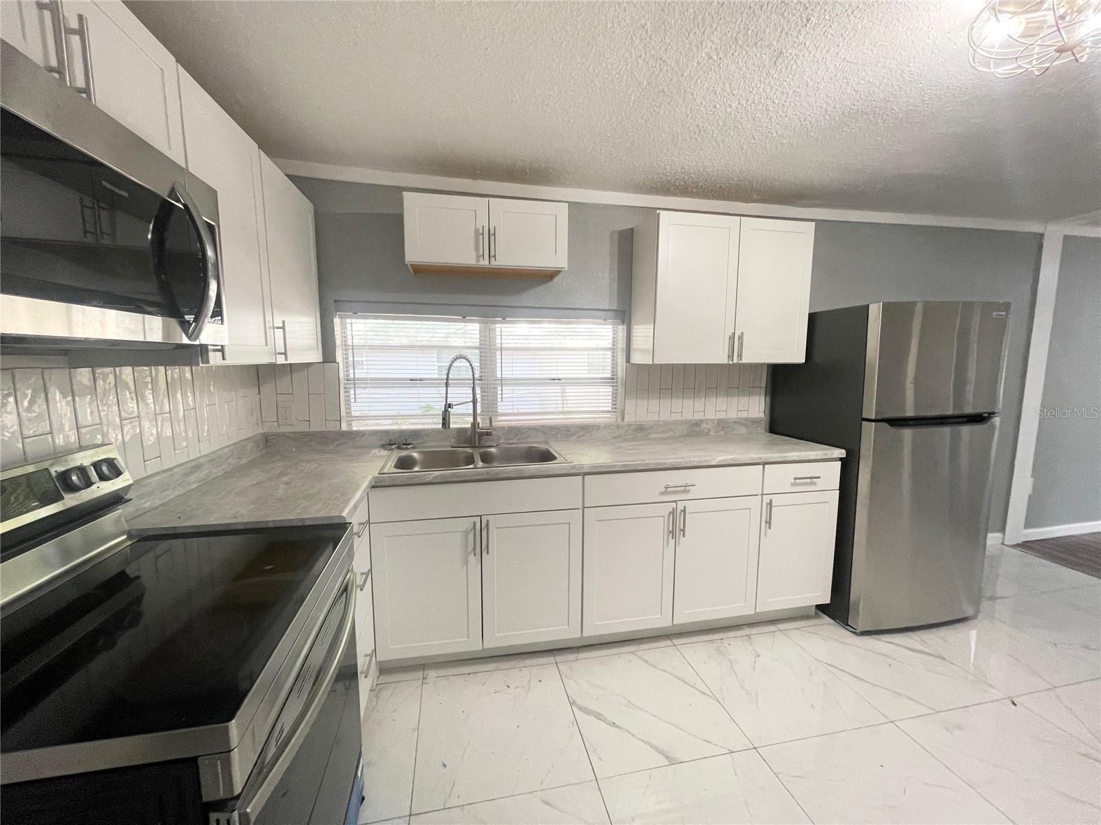 Image 7 of 36 For 630 Nashua Avenue