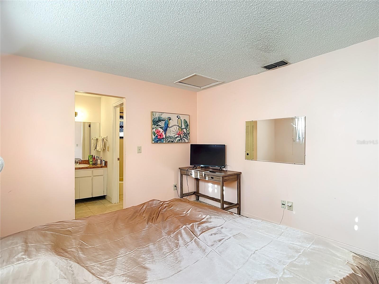 Image 27 of 45 For 5937 Forest Lane