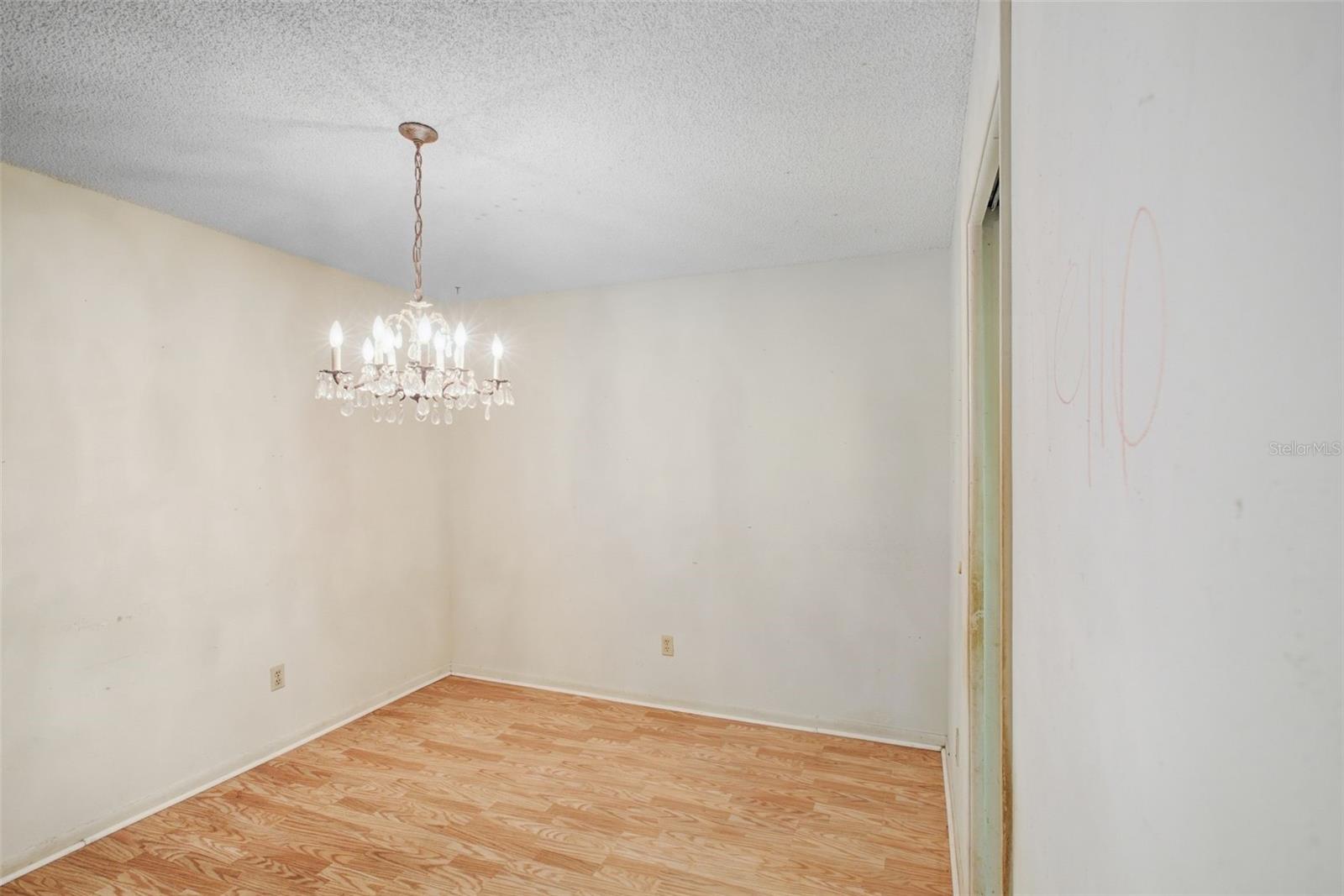 Image 32 of 56 For 885 Braddock Road