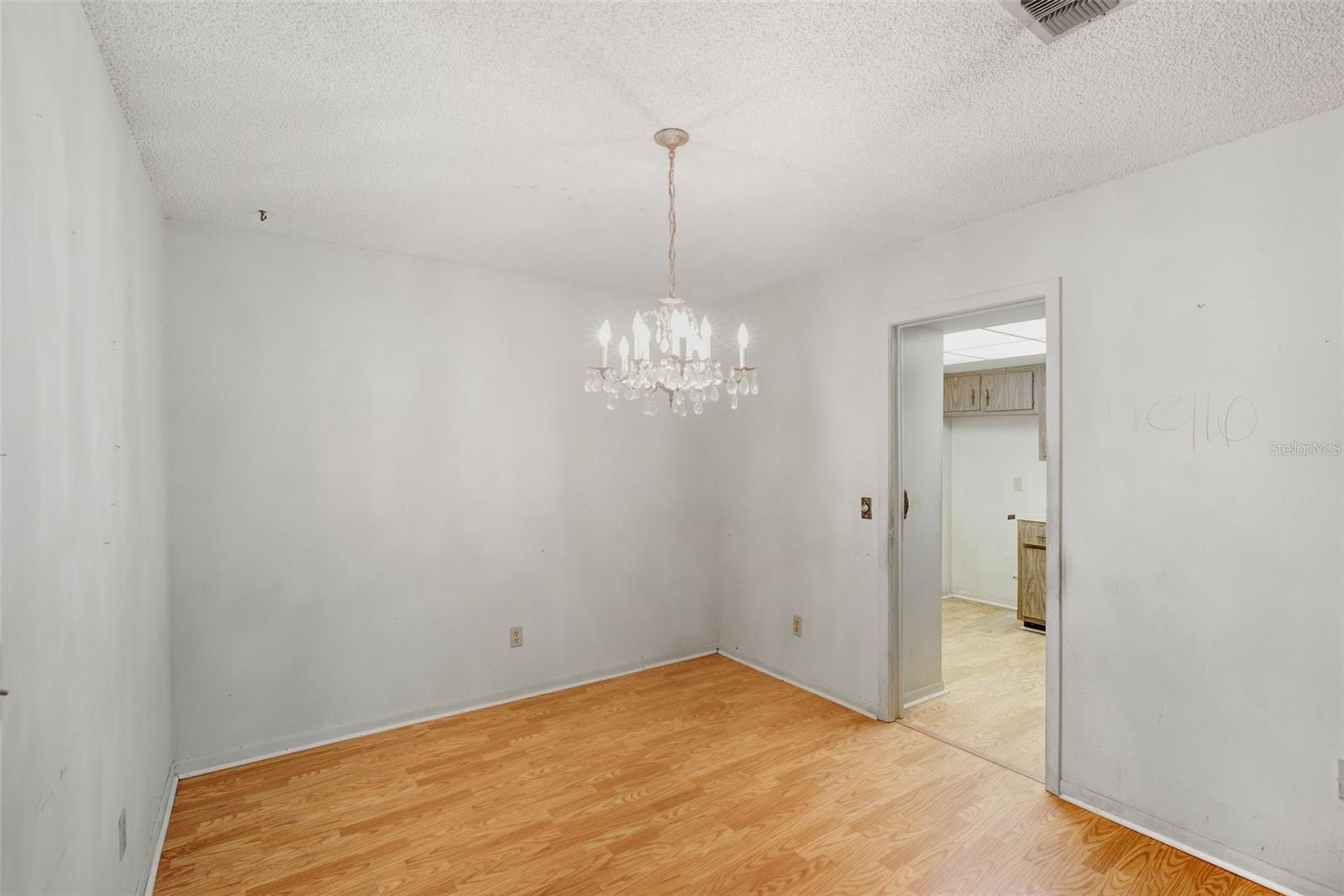 Image 33 of 56 For 885 Braddock Road