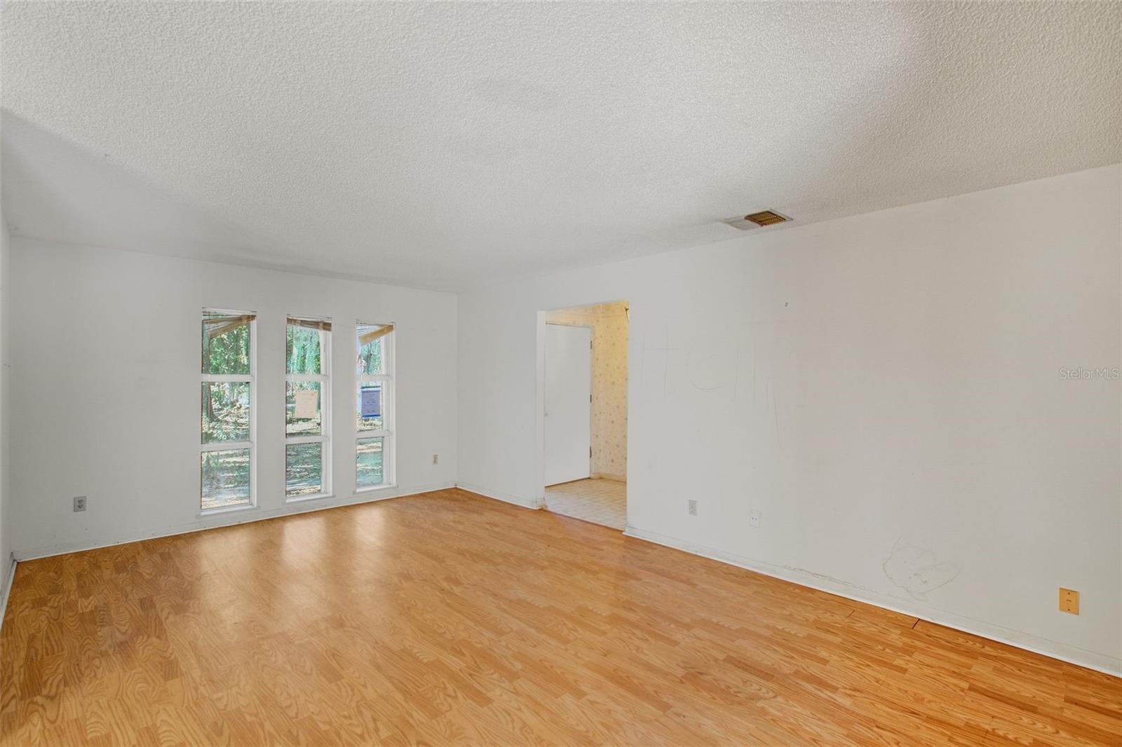 Image 34 of 56 For 885 Braddock Road