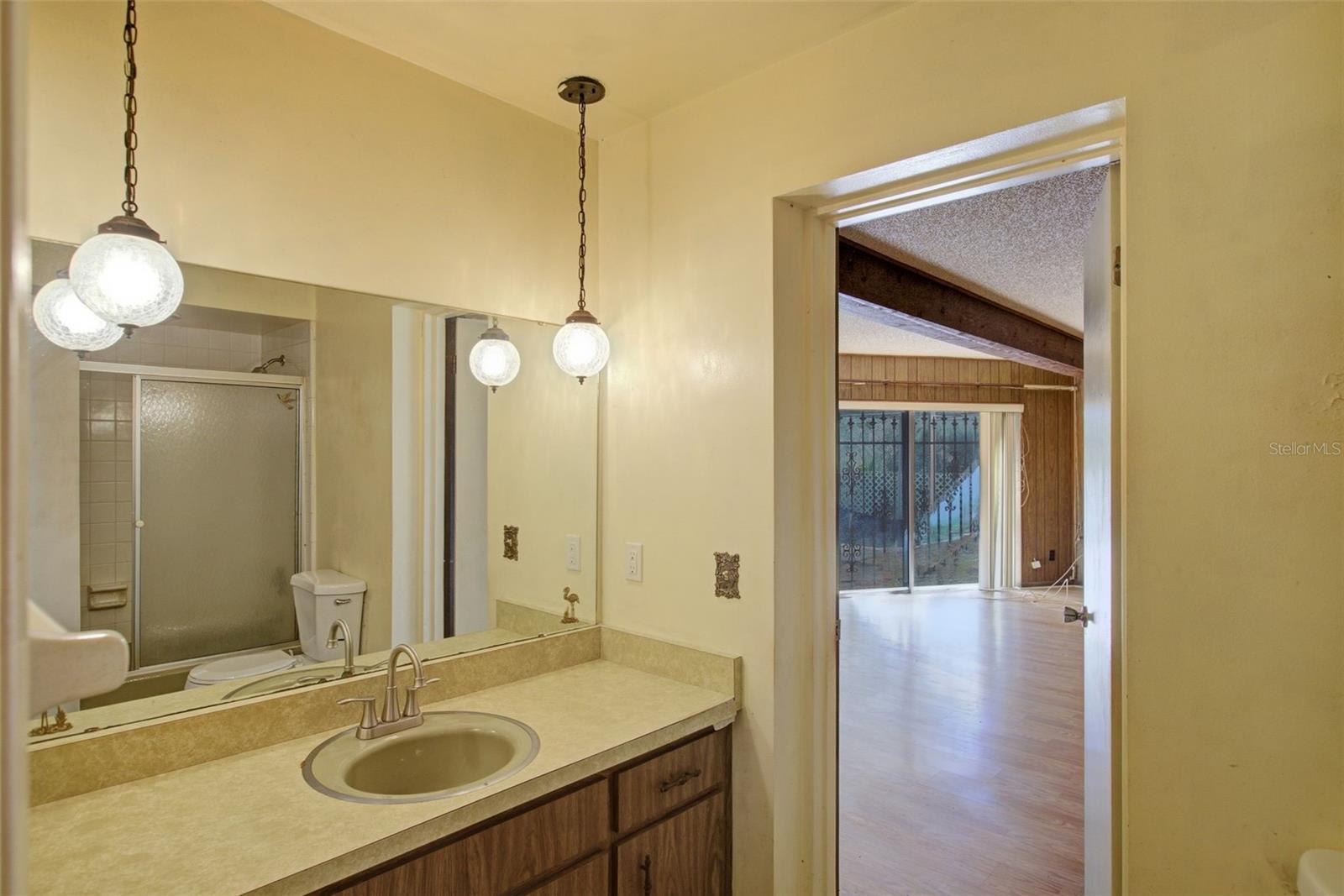 Image 52 of 56 For 885 Braddock Road