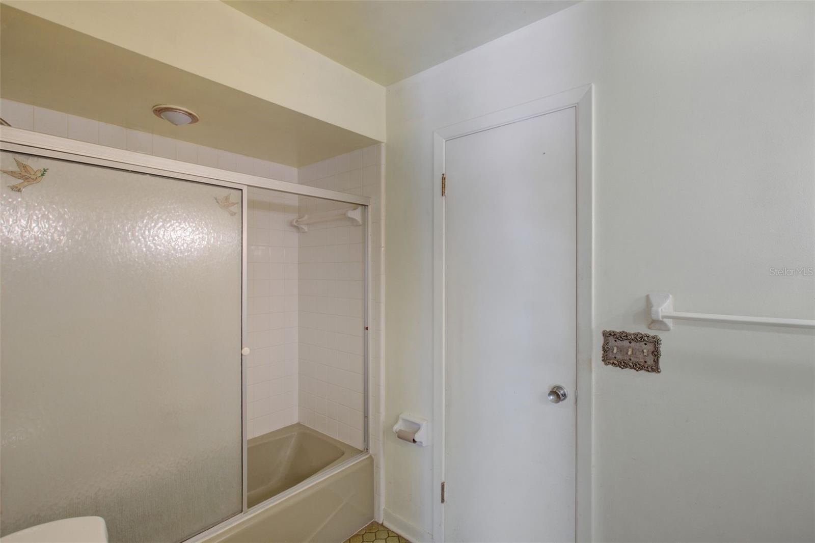 Image 53 of 56 For 885 Braddock Road