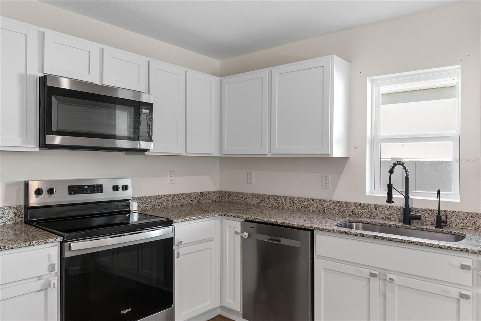 Image 17 of 39 For 2059 Kentucky Road