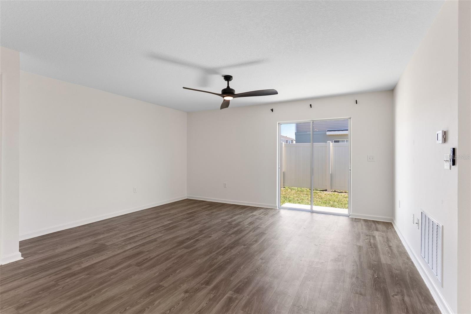 Image 8 of 39 For 2059 Kentucky Road