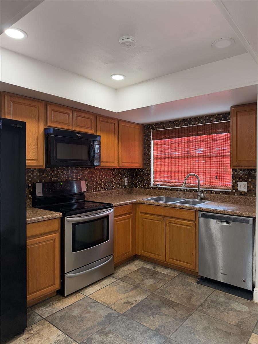 Image 4 of 12 For 7091 Balboa Drive 7091