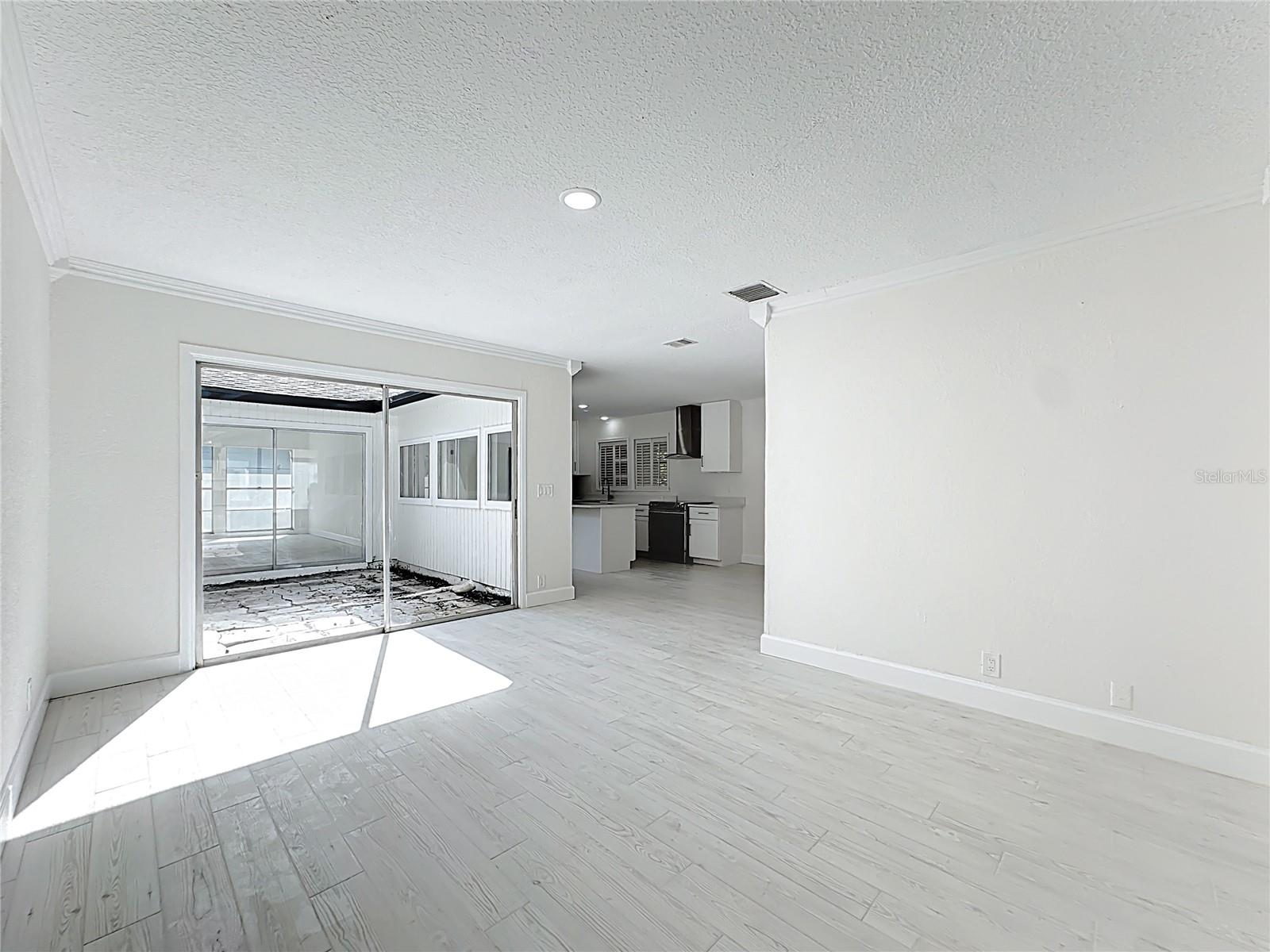 Image 34 of 70 For 1028 Princess Gate Boulevard