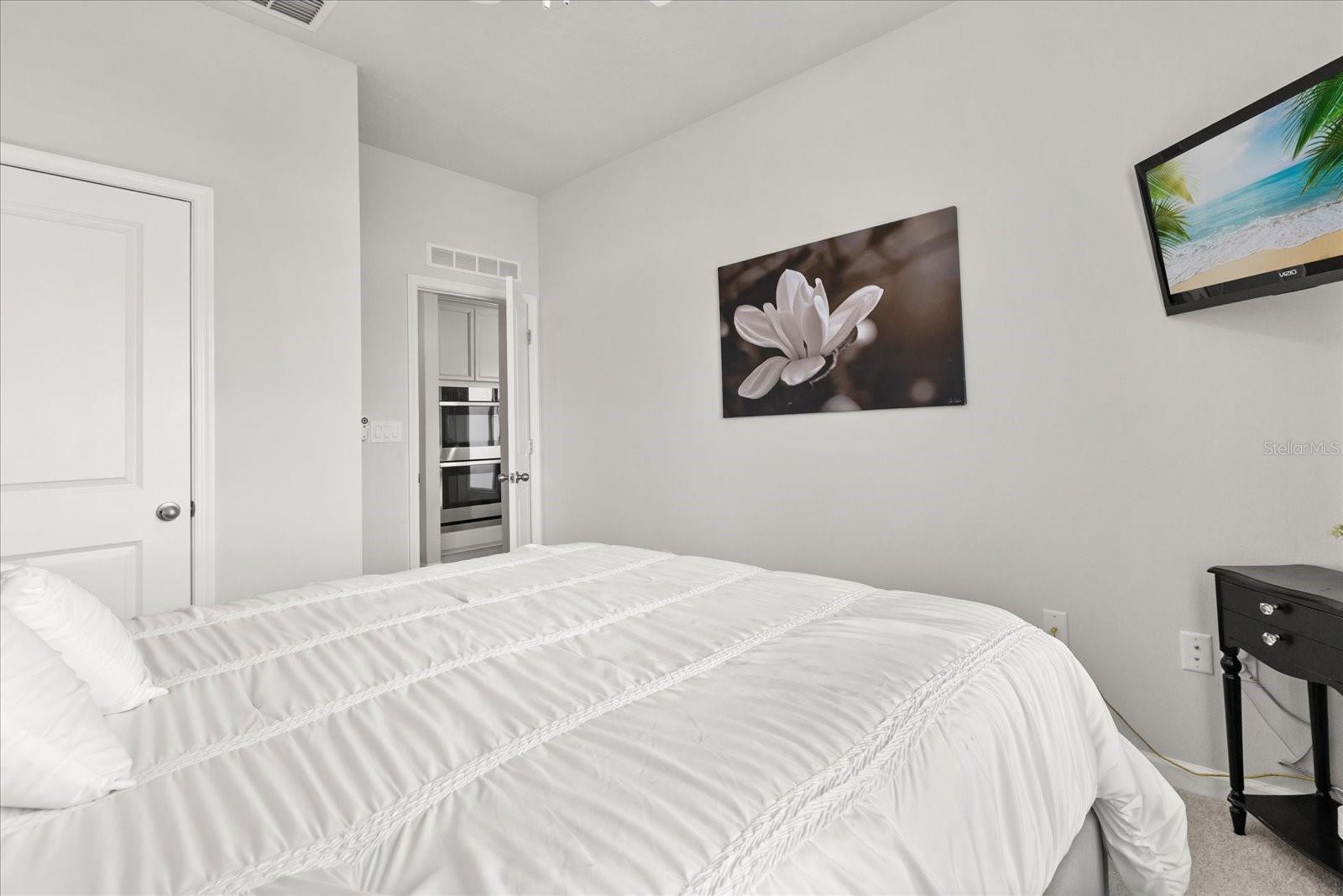 Image 18 of 42 For 5555 Toulouse Lane