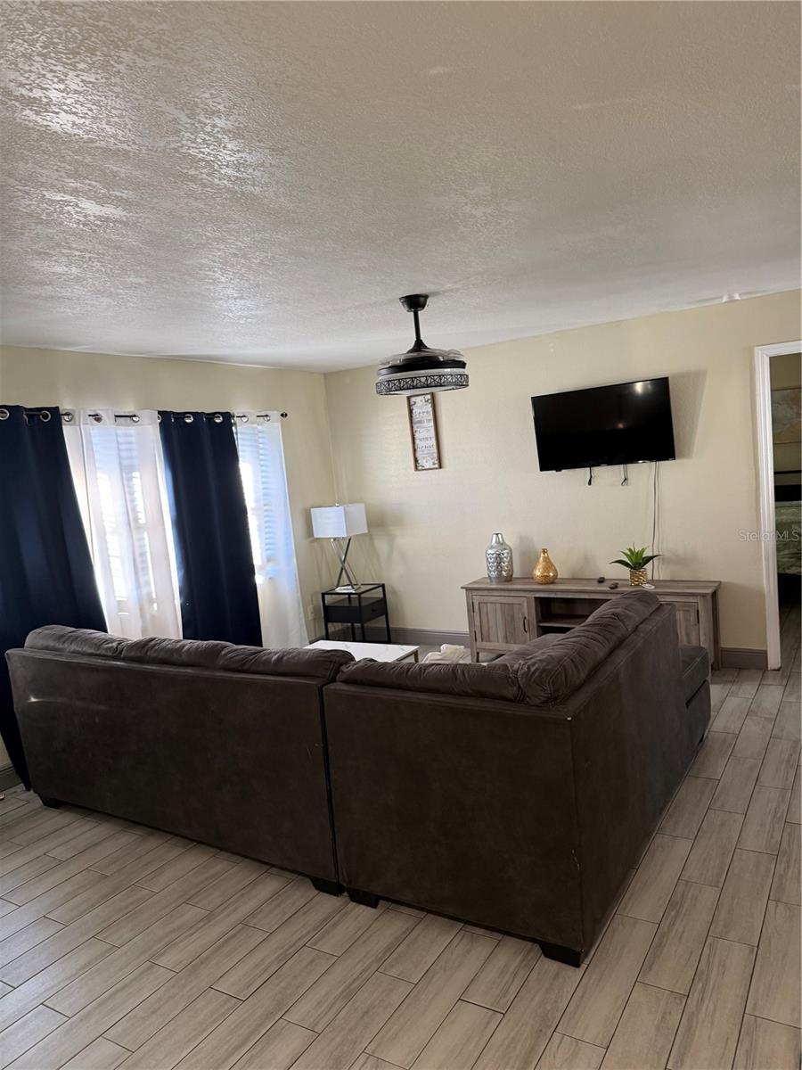 Image 6 of 28 For 3997 Orkney Avenue