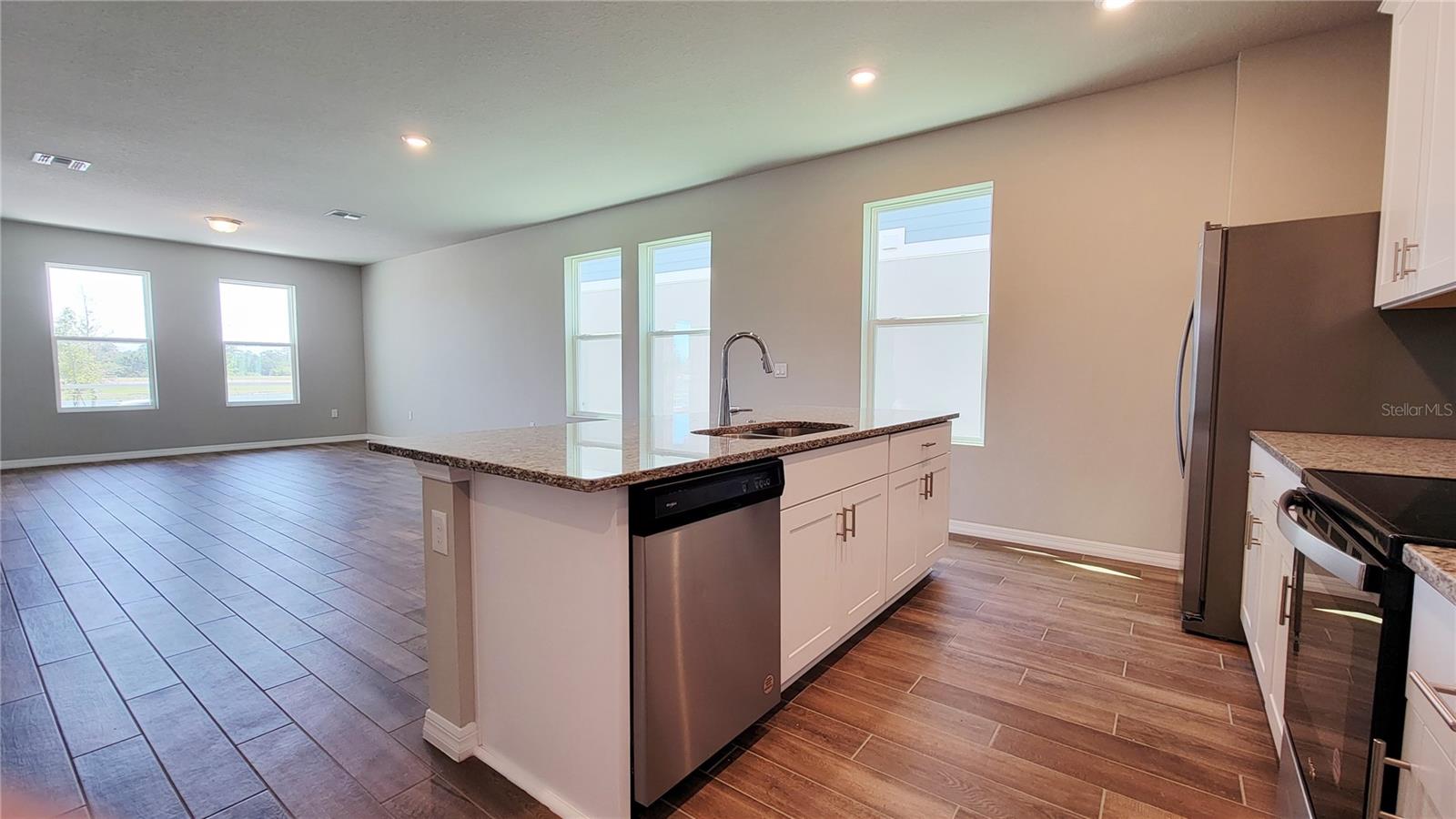 Image 5 of 23 For 348 South Zuni Road