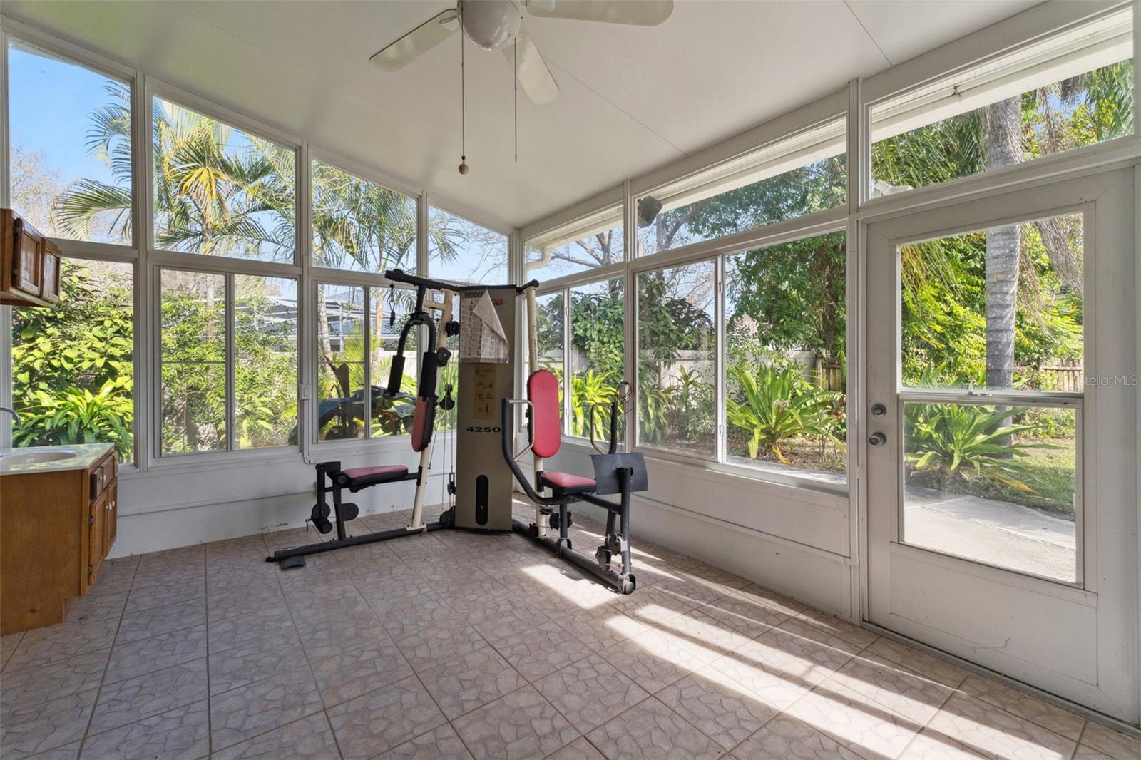 Image 18 of 36 For 10125 Foxhurst Court