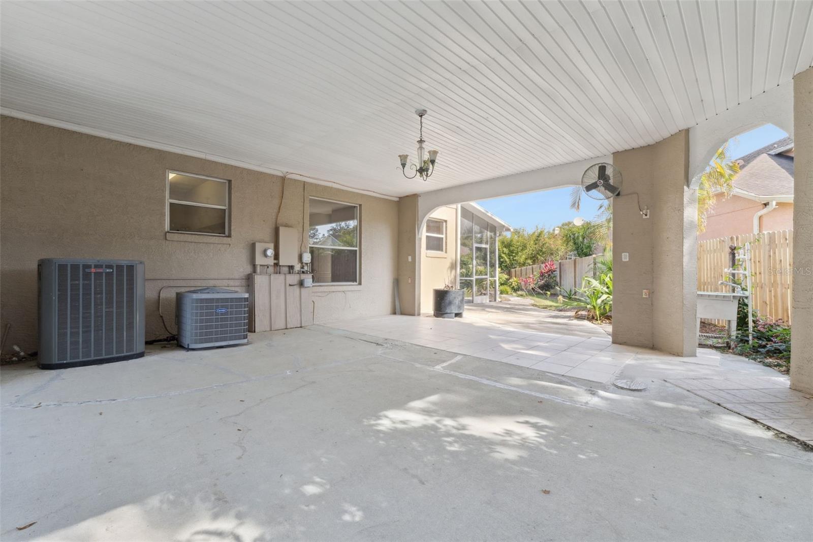 Image 19 of 36 For 10125 Foxhurst Court