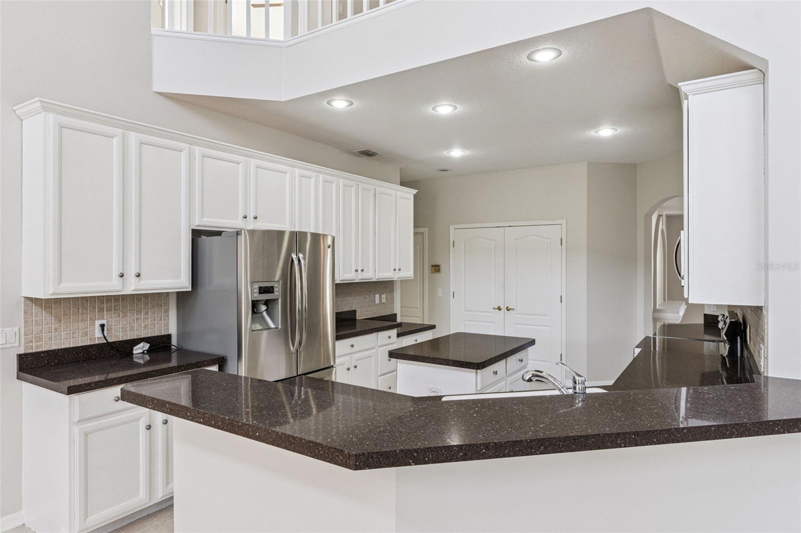 Image 9 of 36 For 10125 Foxhurst Court