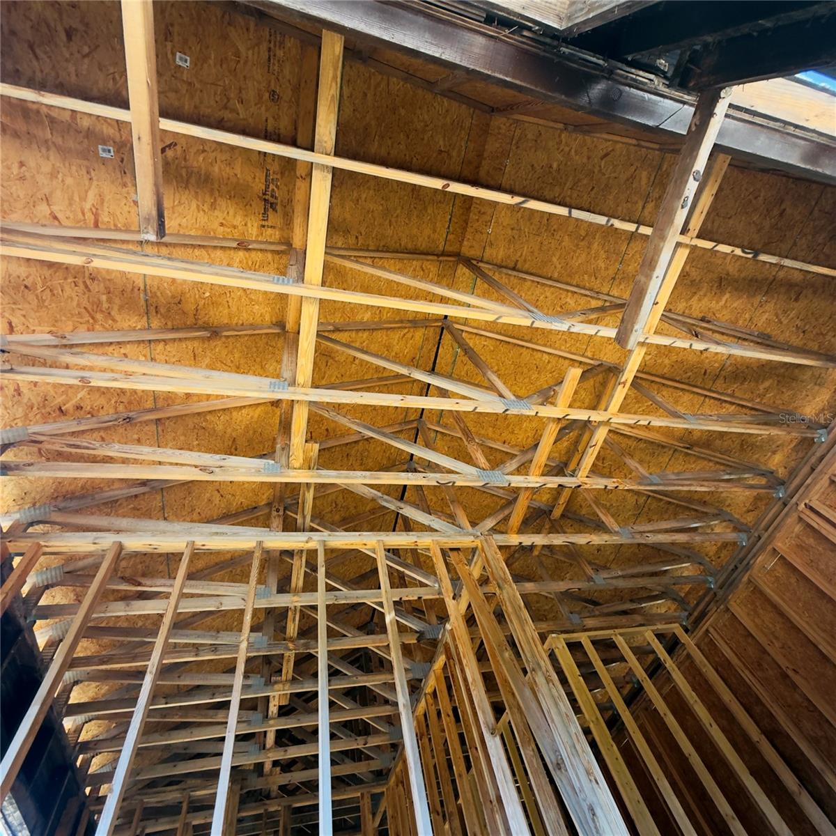 Image 10 of 10 For 405 Lake Elbert Drive Ne