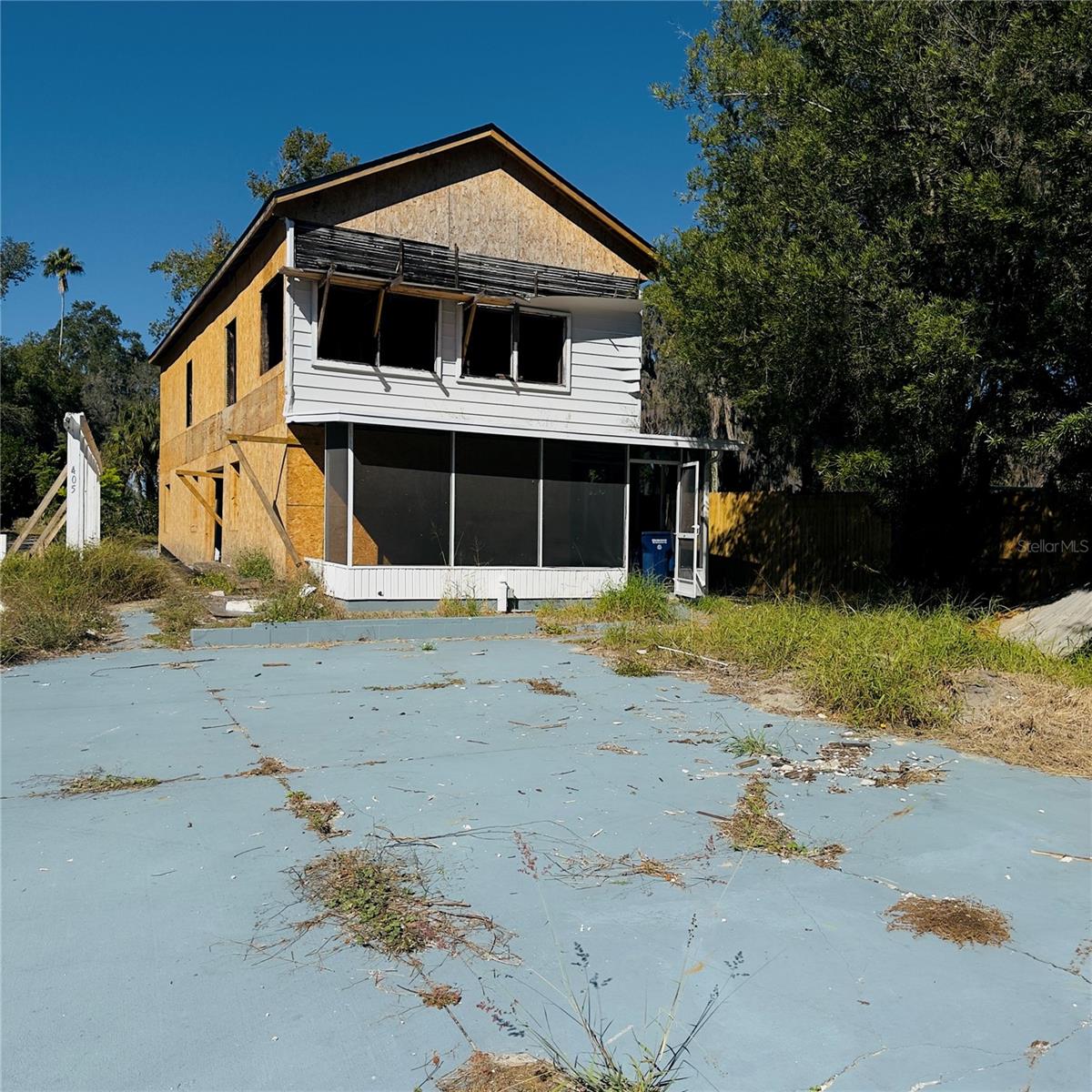 Image 2 of 10 For 405 Lake Elbert Drive Ne