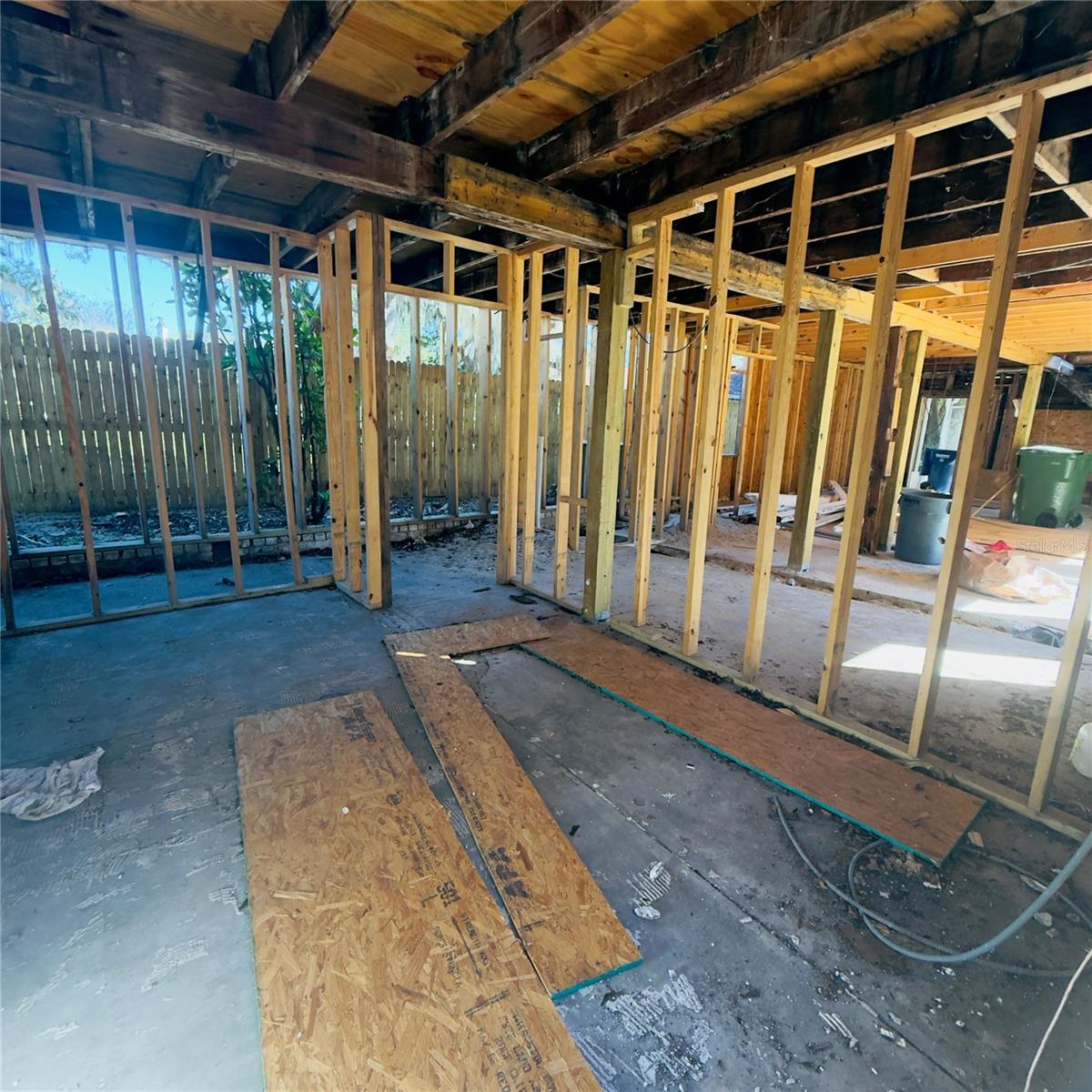 Image 5 of 10 For 405 Lake Elbert Drive Ne